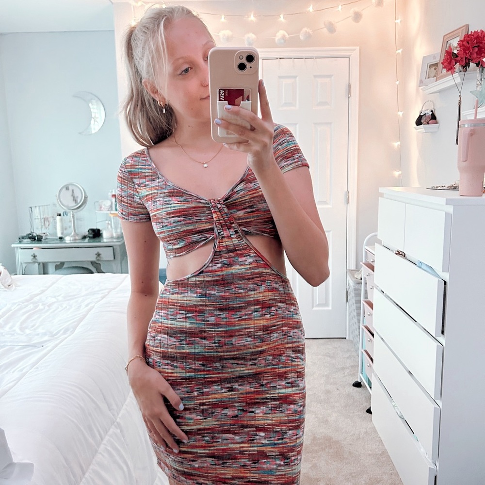 Multicolor Short Sleeve Cut Out Dress